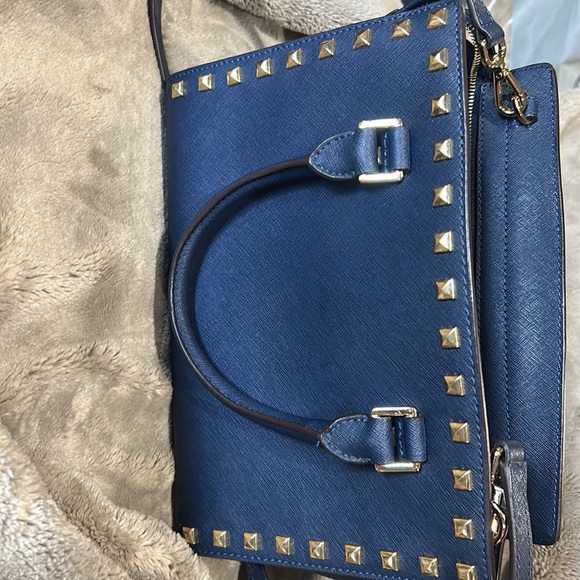 Michael Kors- Selma Stud Medium Satchel - Picture 4 of 5